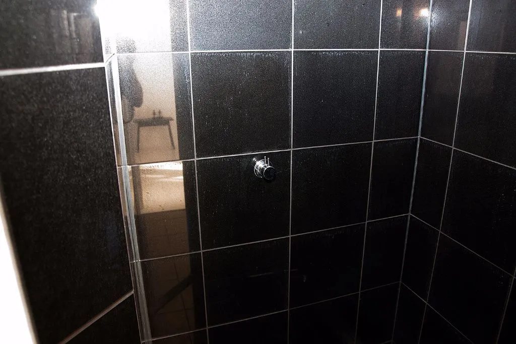 Salles de bain - Luxury Apartment with Balcony in City Centre