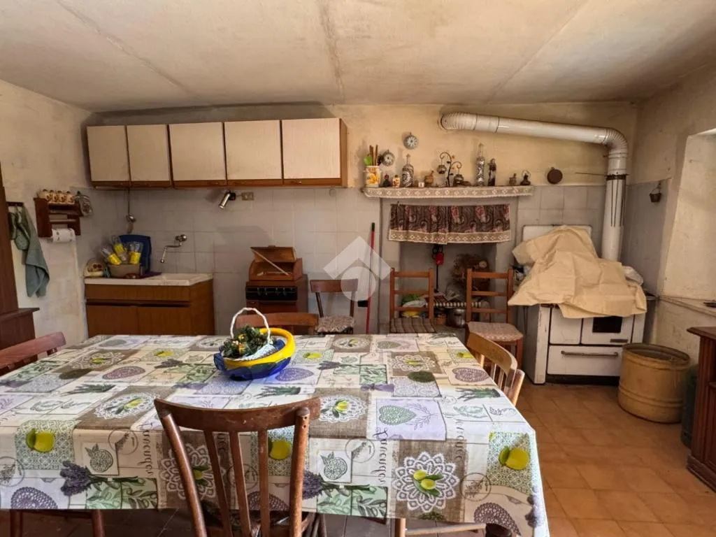 Sala da pranzo - Rustic Property with 25,700m² Land in Verzuolo