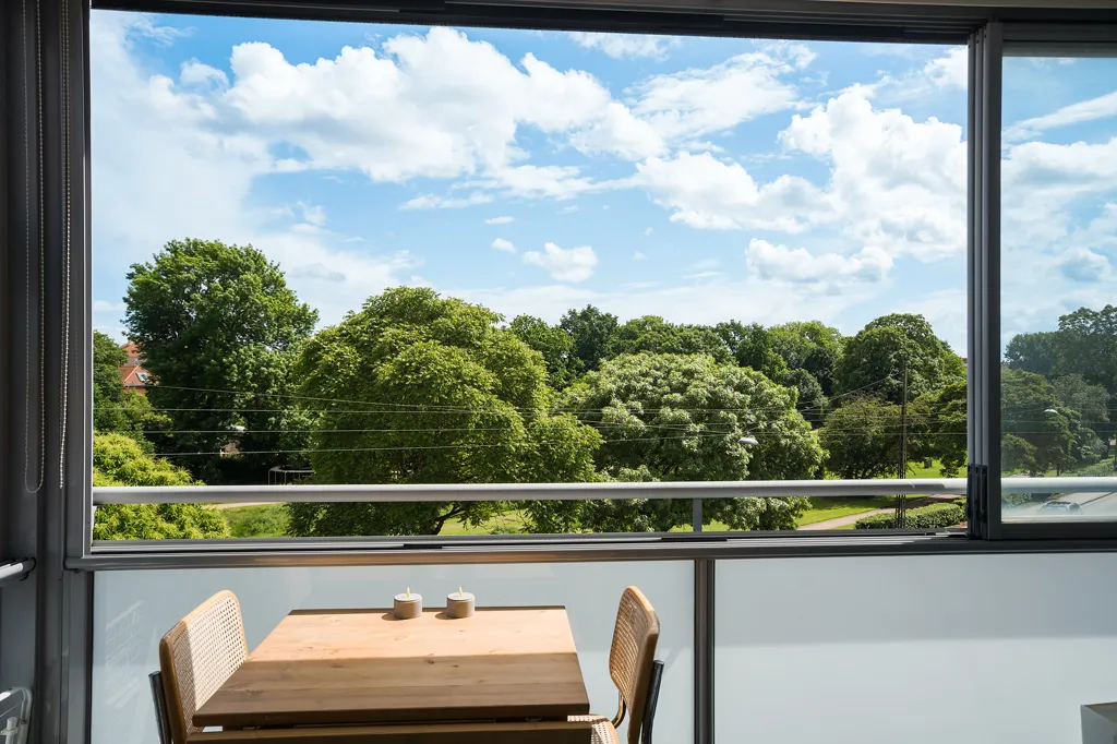Balcon - 2-Bed Apartment with Terrace in Vanløse