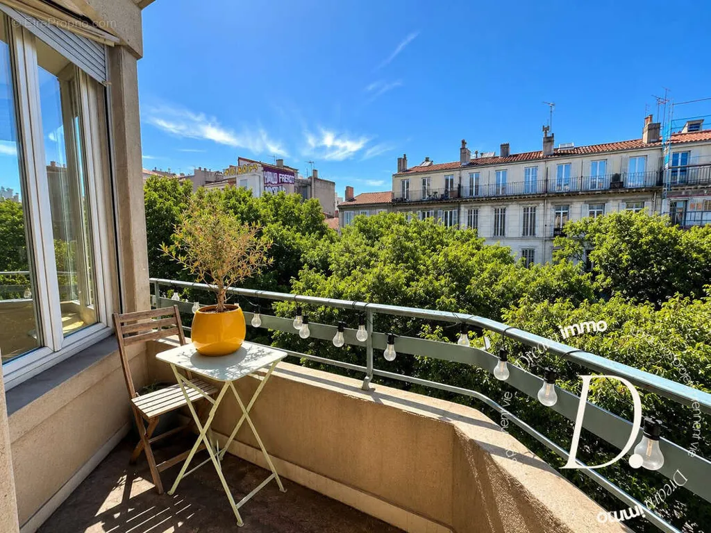 Balcone - Characterful T3 with Balcony in Marseille 6e