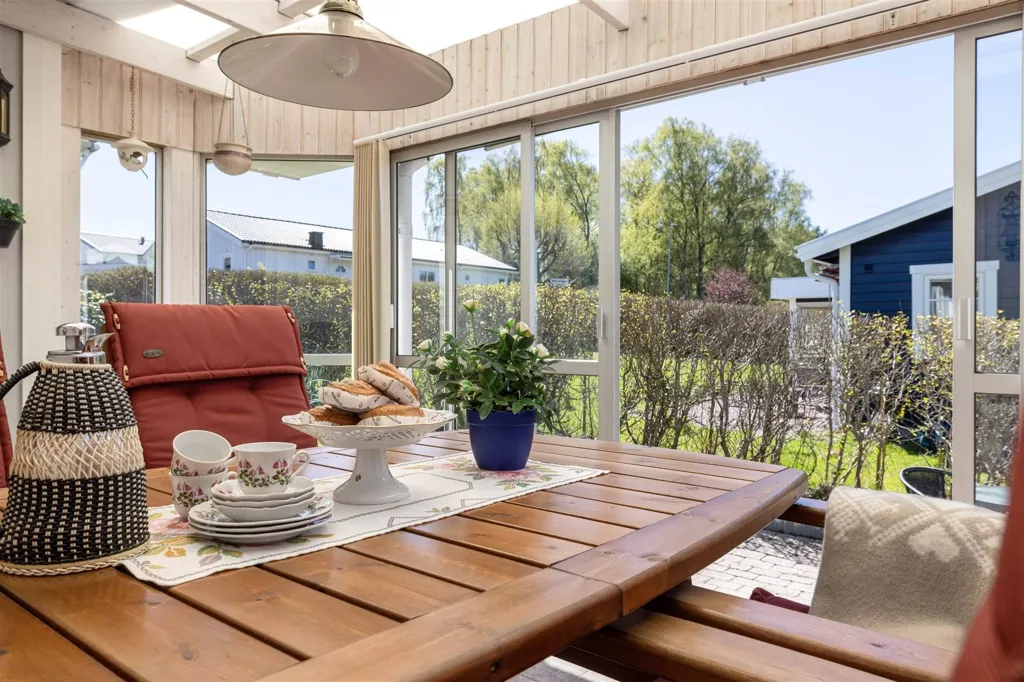 Terrasse - Villa with Garden and Solarium in Vilshärad