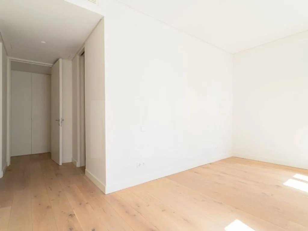 Toad - Luxury Flat with Pool in Graca, Lisbon