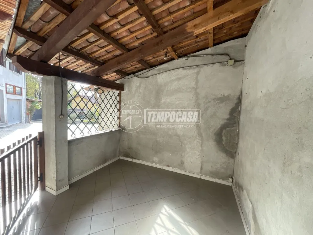 Terrace - Bifamiliar House with Private Courtyard in Agliè