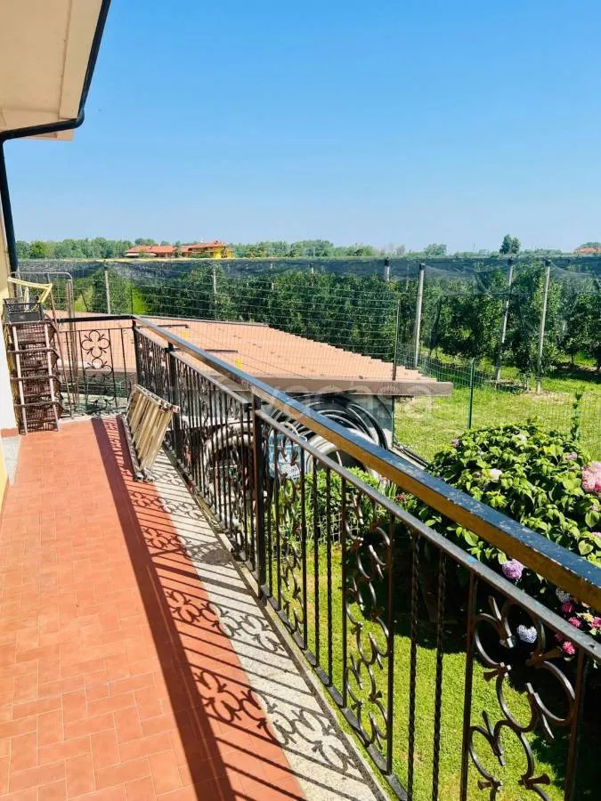 Balcon - Villa with Private Garden in Costigliole Saluzzo
