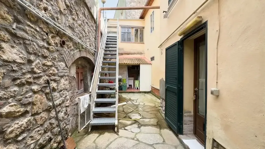 Aed - Rustic Terraced Apartments in Rosignano Marittimo