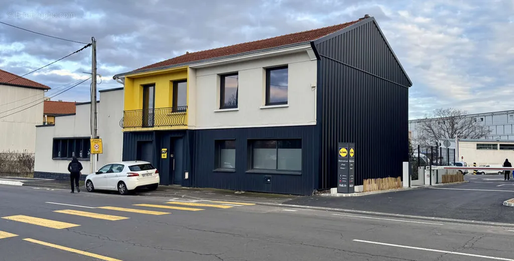 Välivaade - Office/Residential House with Parking in Clermont-Ferrand