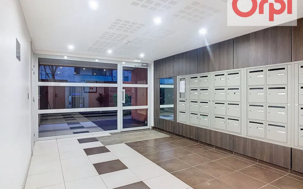 Entrée - Appartement T2 Refait à Neuf avec Parking à Choisy-le-Roi