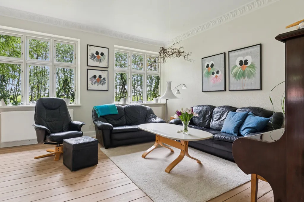 Elutuba - Classic Farmhouse with Stable in Kosterslev