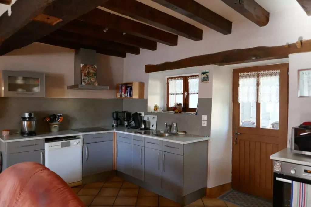 Cucina - Charming Red Stone House in Chaillac
