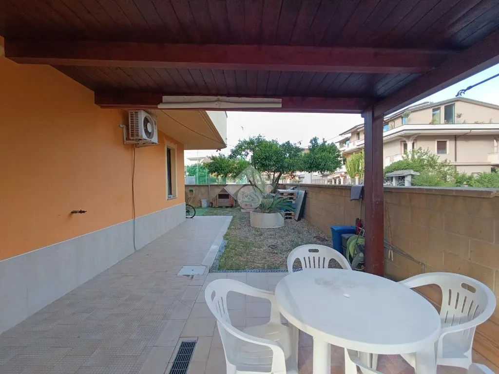 Terrasse - Bright Apartment with Balconies in Cropani