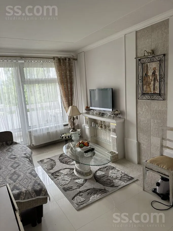 Soggiorno - 3-Bedroom Flat with Unique Layout in Olaine