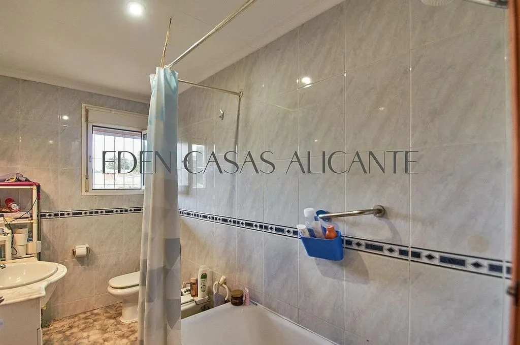 Vannitoad - Classic Chalet with Pool in Mutxamel