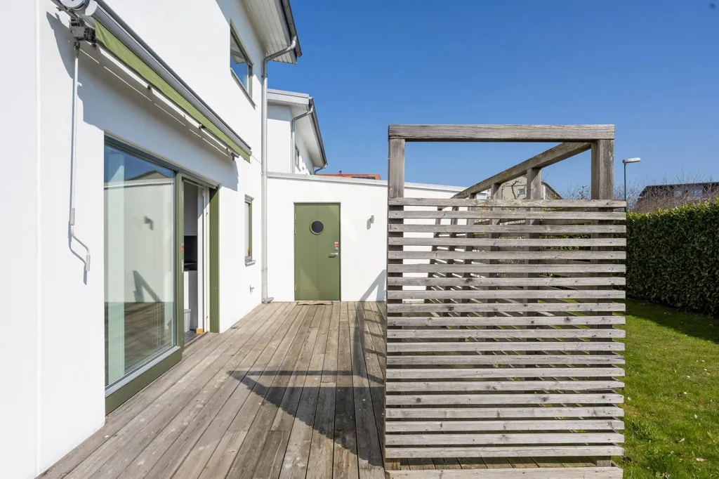 Terrasse - Modernist Villa with Park View in Bunkeflostrand