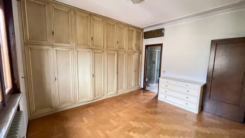 Magamistoad - Spacious Apartment with Balcony in Suzzara