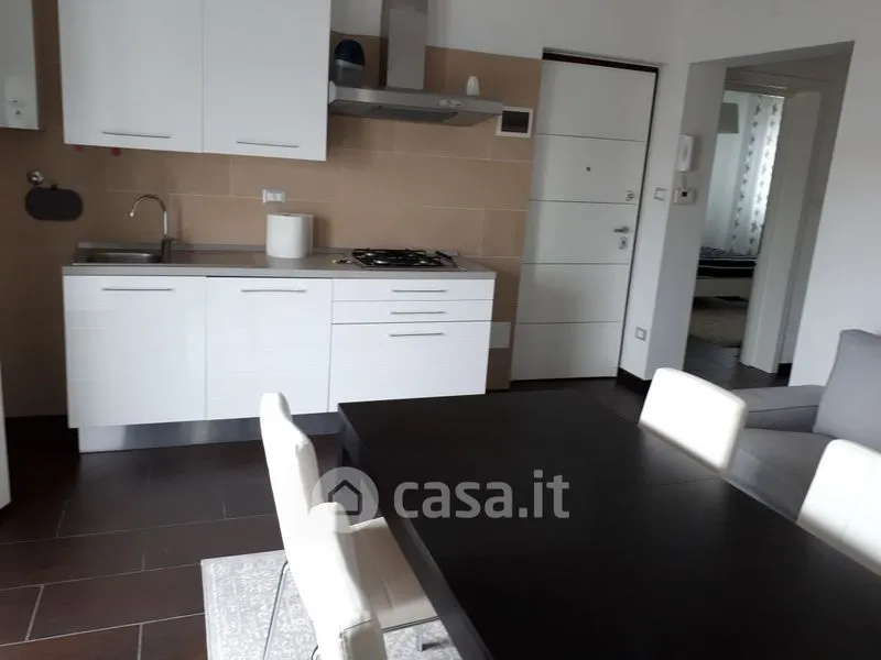 Söögituba - Rented Trilocale with Balcony in Pescara