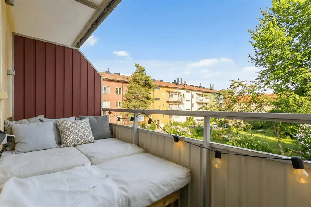 Balcon - 2-Bedroom Apartment with Two Balconies in Bromma