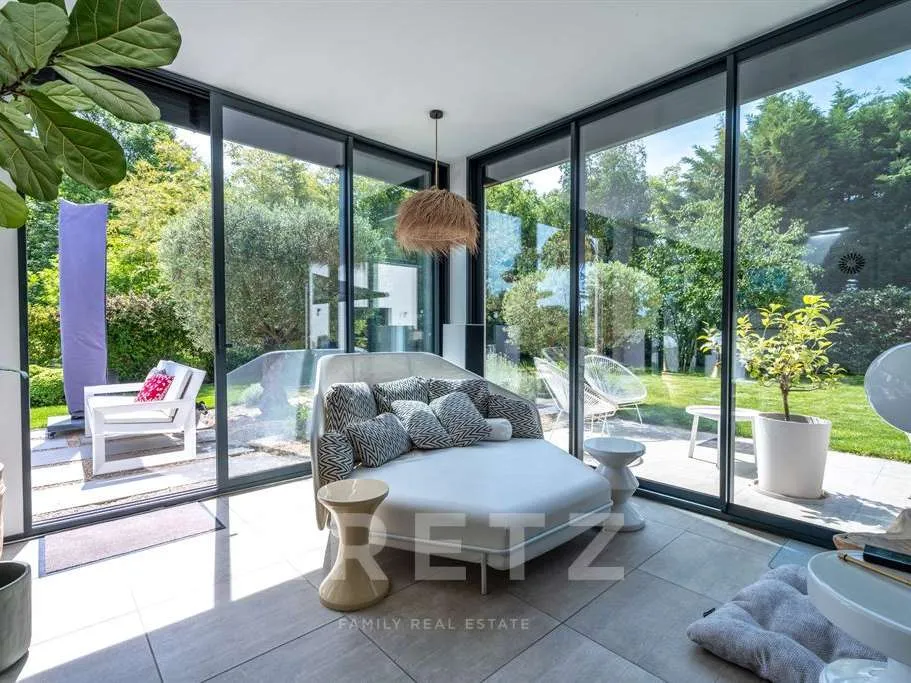 Séjour - Villa Contemporaine avec Piscine à Saint-Just-Saint-Rambert