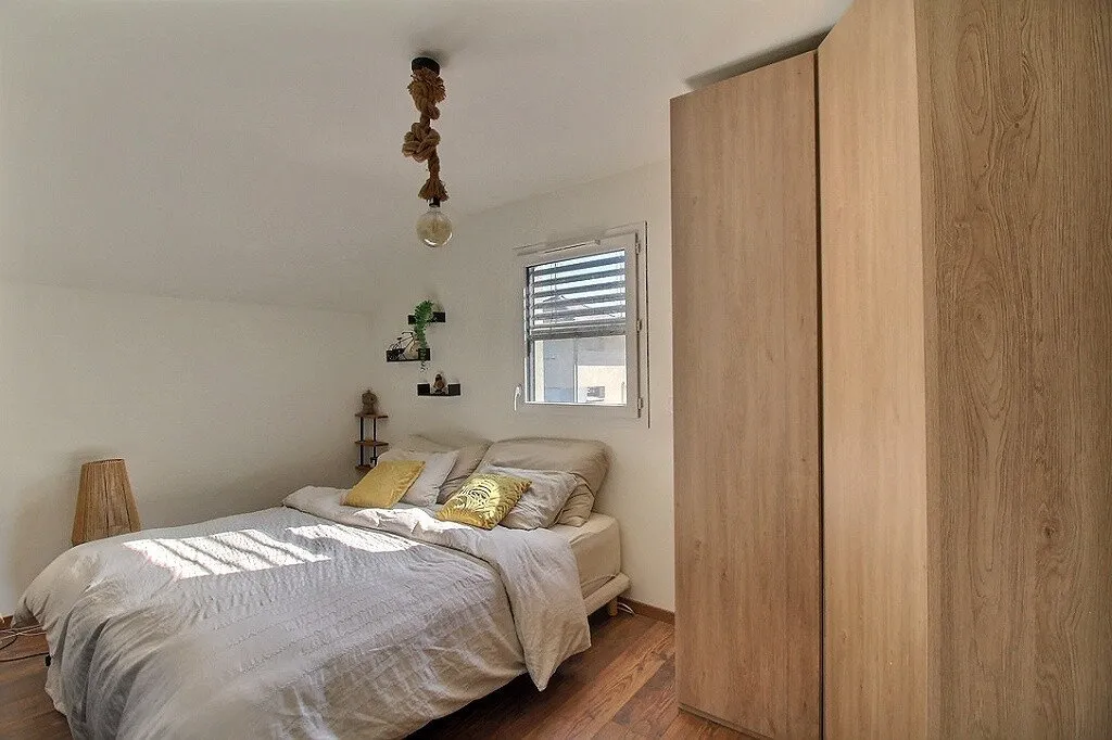 Bedrooms - Recent Semi-Detached House with Garden in Allinges