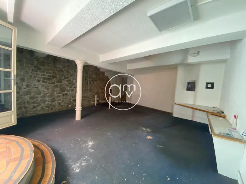 Toad - Commercial Space with Climatisation in Hyères