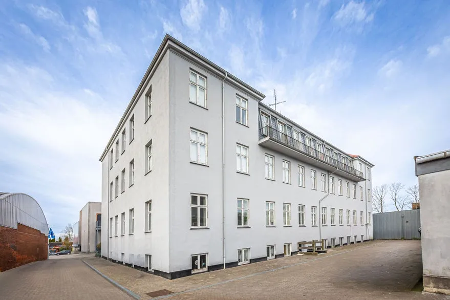 Extérieur - Commercial Space with Rustic Floors in Frederikssundsvej