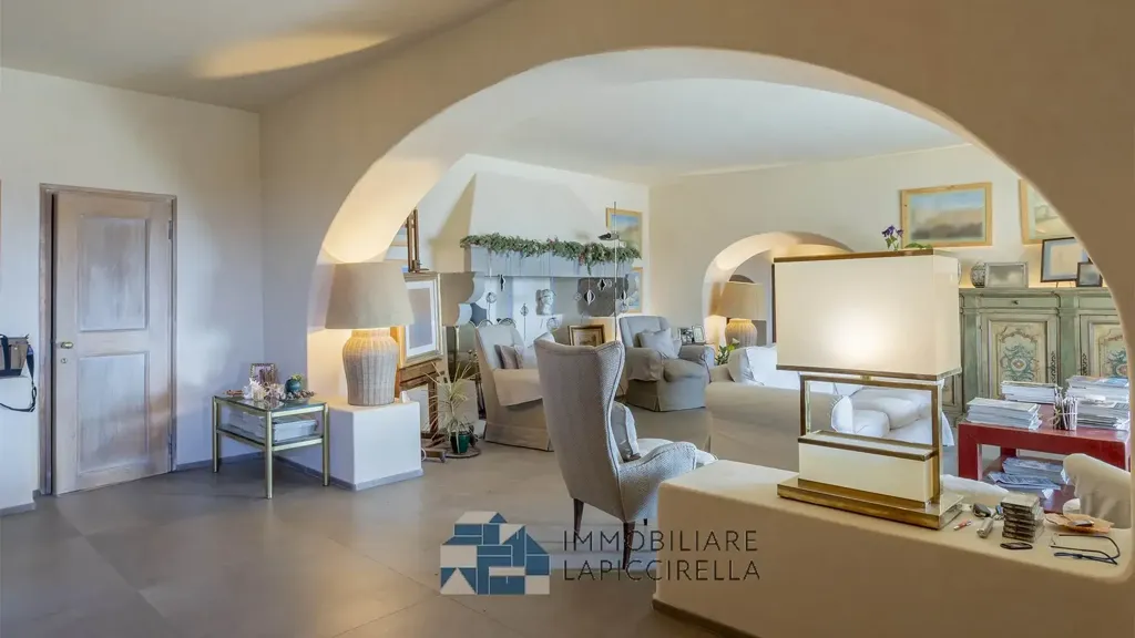 Séjour - Conservatively Reworked Villa with Olive Grove in Settignano