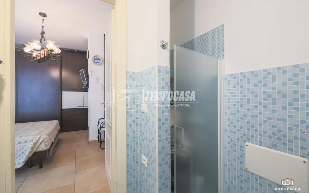 Bathrooms - Ground Floor Apartment with Private Garden in Marina Romea