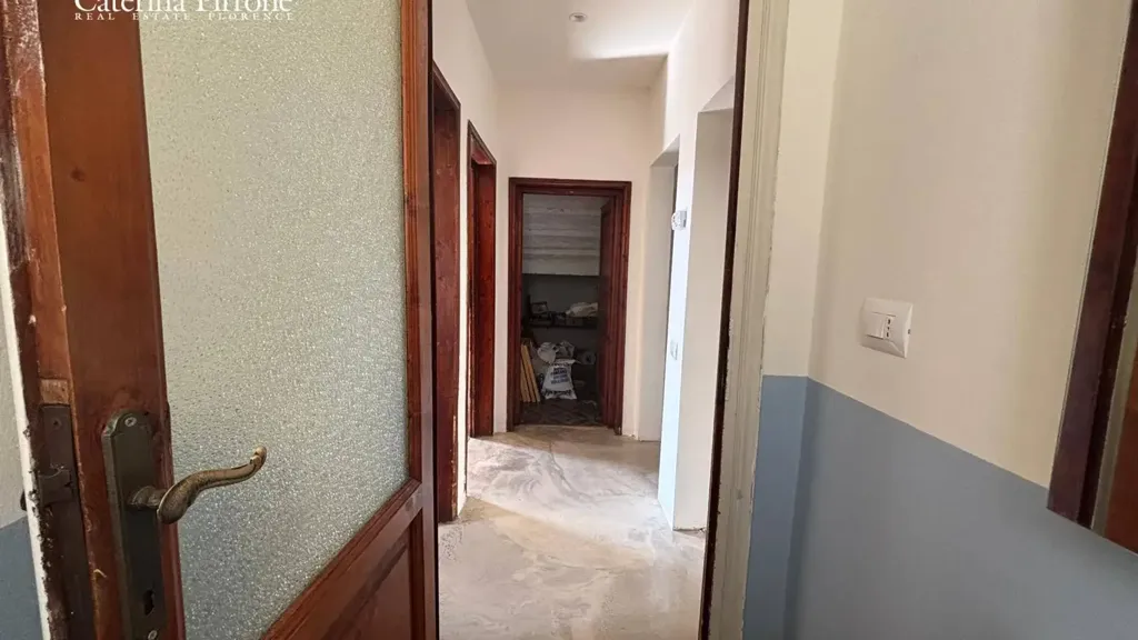 Entrée - Rustic Townhouse with Balcony in Antella