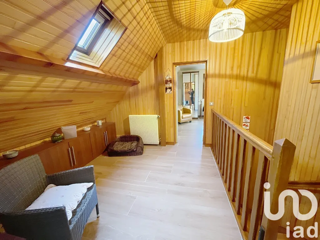 Toad - House with Commercial Space in Berchères-sur-Vesgre