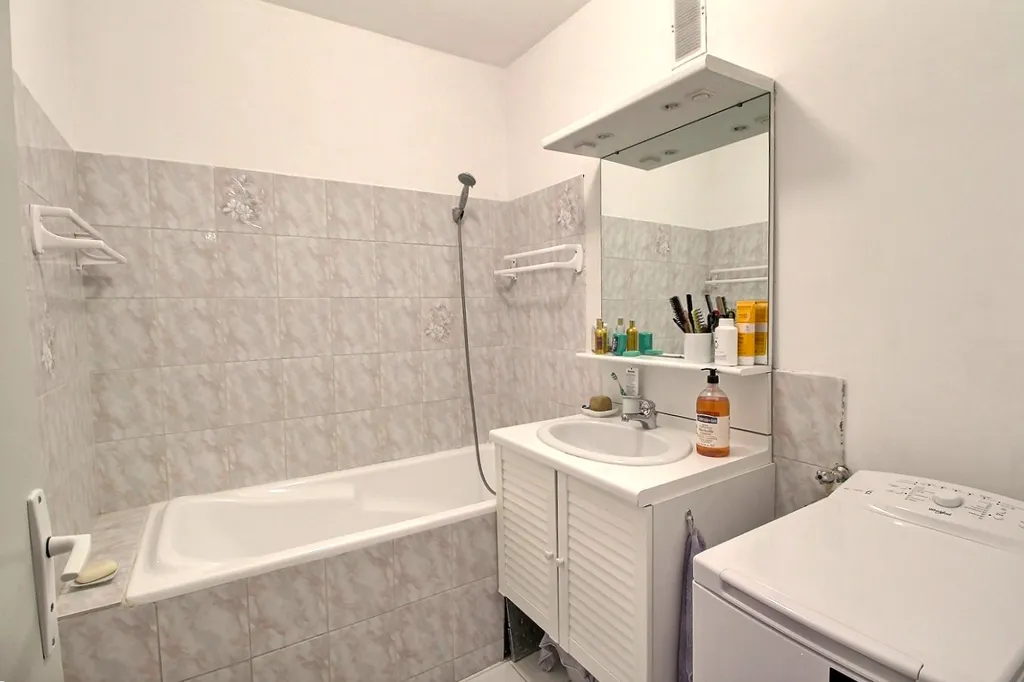 Salles de bain - Appartement 4 Pièces avec Ascenseur à Paris 19ème