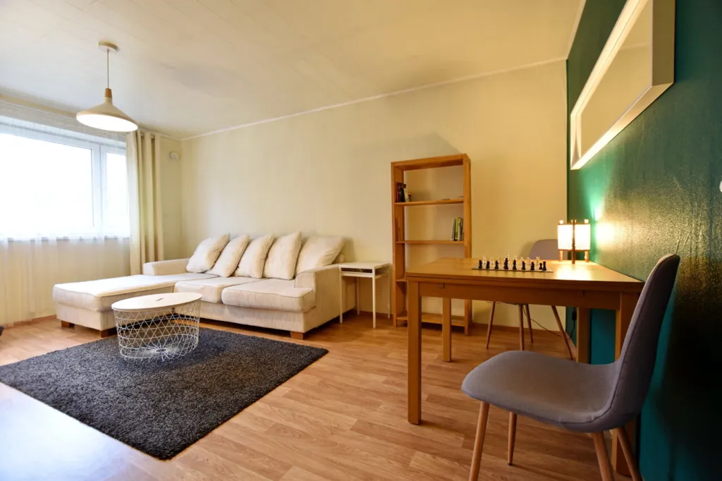 Elutuba - Renovated Apartment in Stone House, Muhu Island