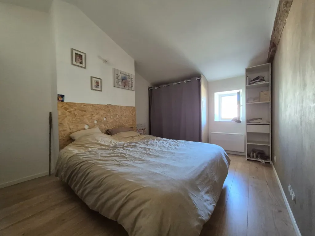 Chambres - Maison Rénovée avec Dépendances au Calme à Bords