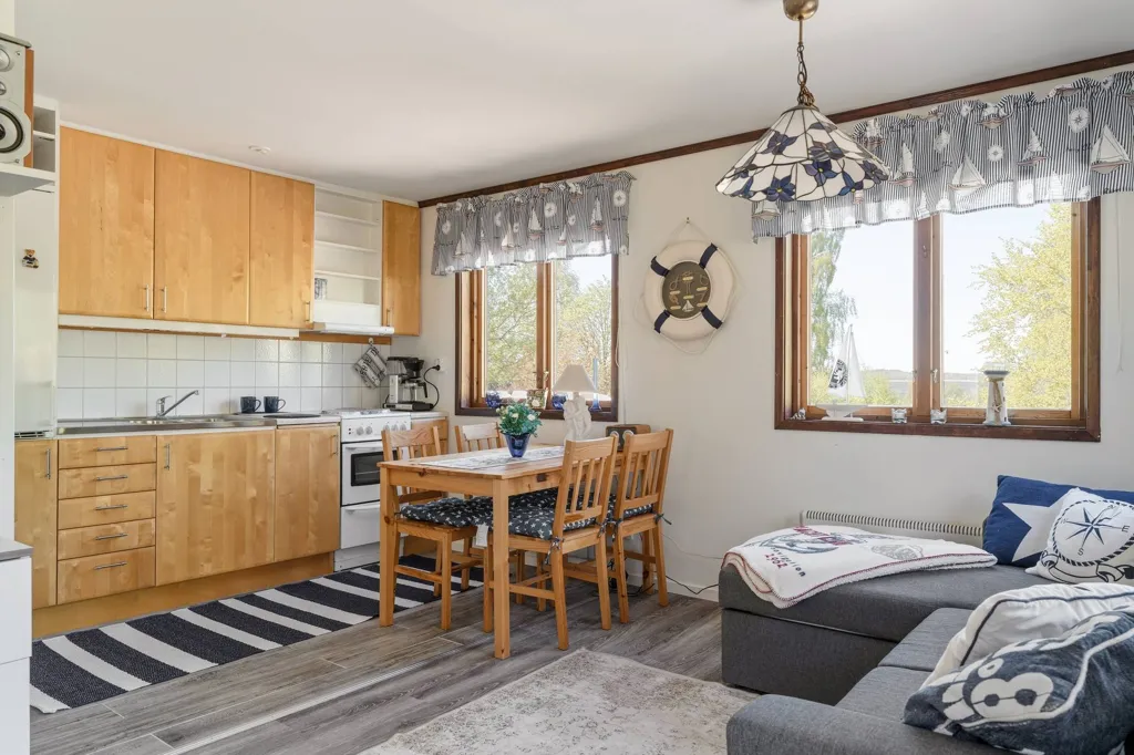Cucina - Lake View Property with Multiple Houses in Nyköping