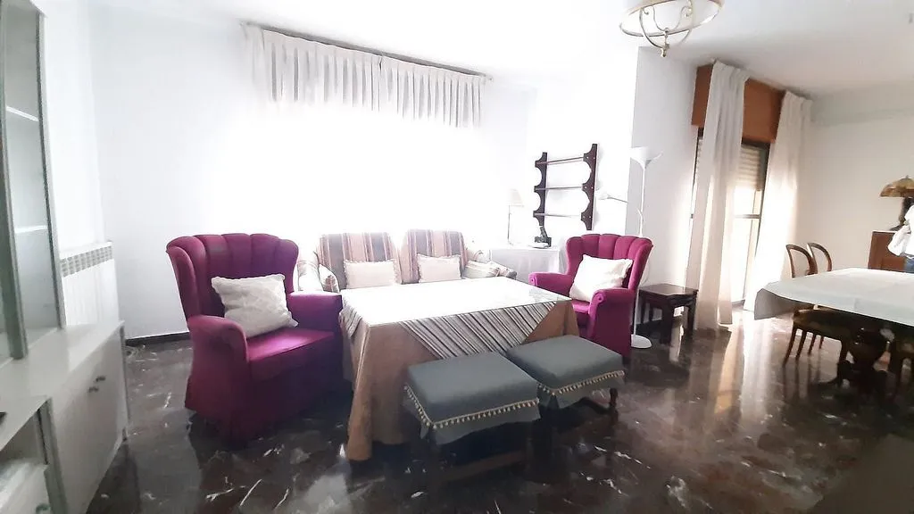 Salle à manger - Student-Friendly Flat with Terrace in Lima Street