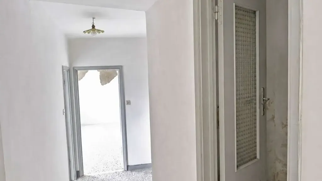 hallway_entrance