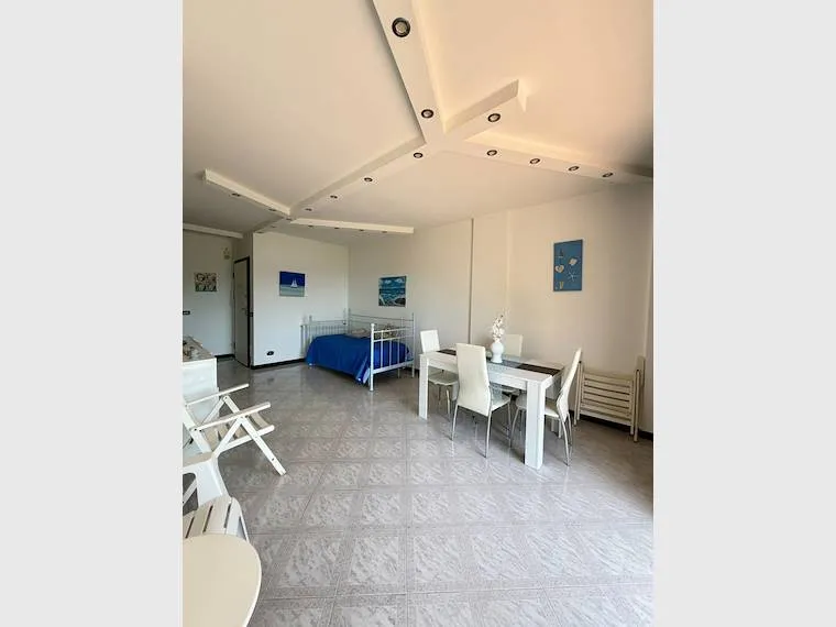 Bedrooms - 3-Bedroom Apartment with Terrace in Gaeta