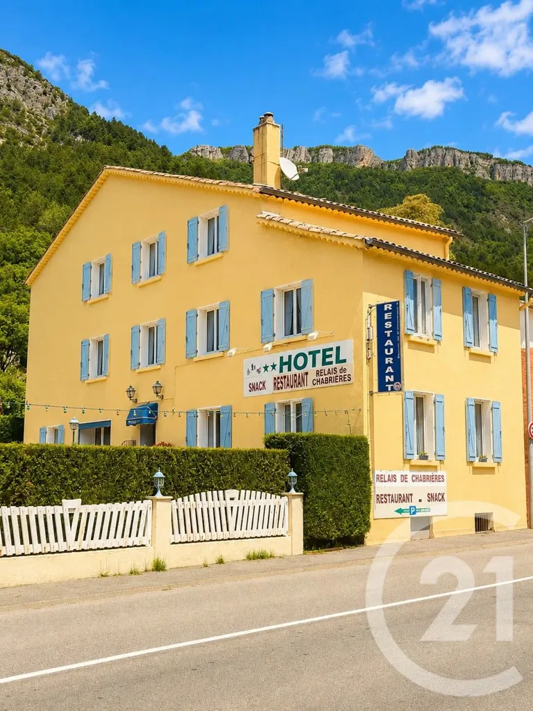 Välivaade - Characterful Hotel with Restaurant in Entrages