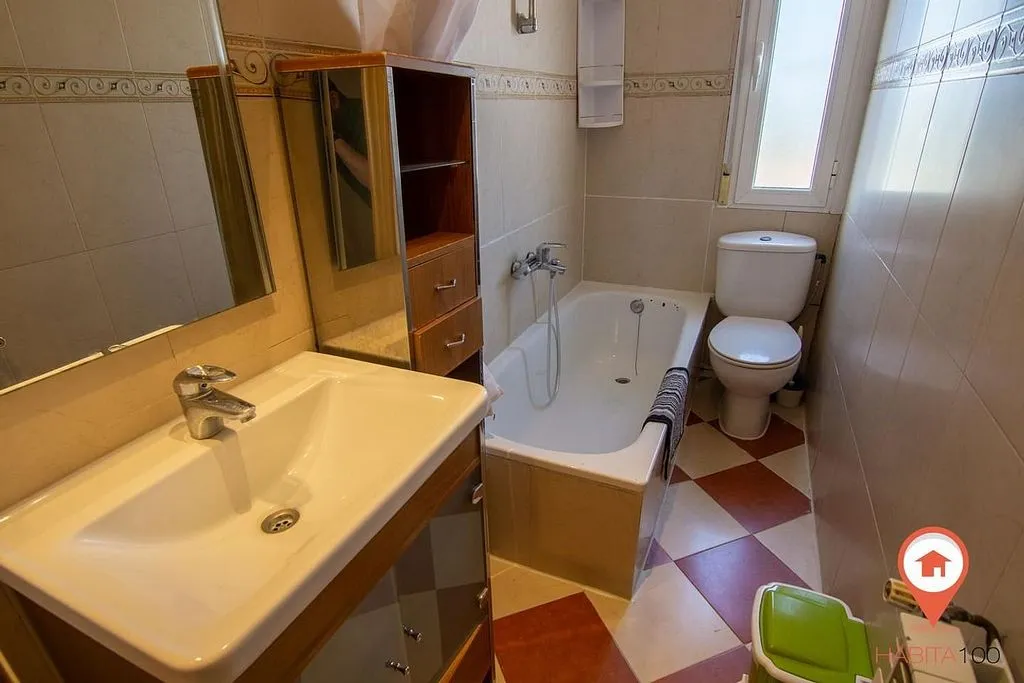 Salles de bain - Two-Bedroom Apartment with Views in Cuenca Centre