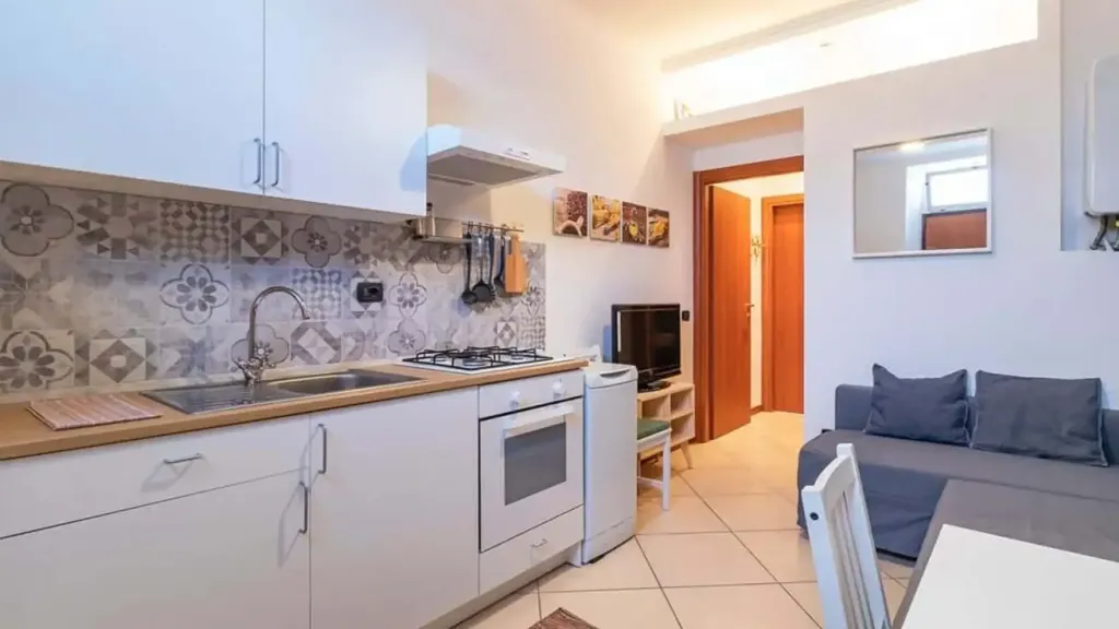 Cuisine - Room for Rent with Central Milan Location