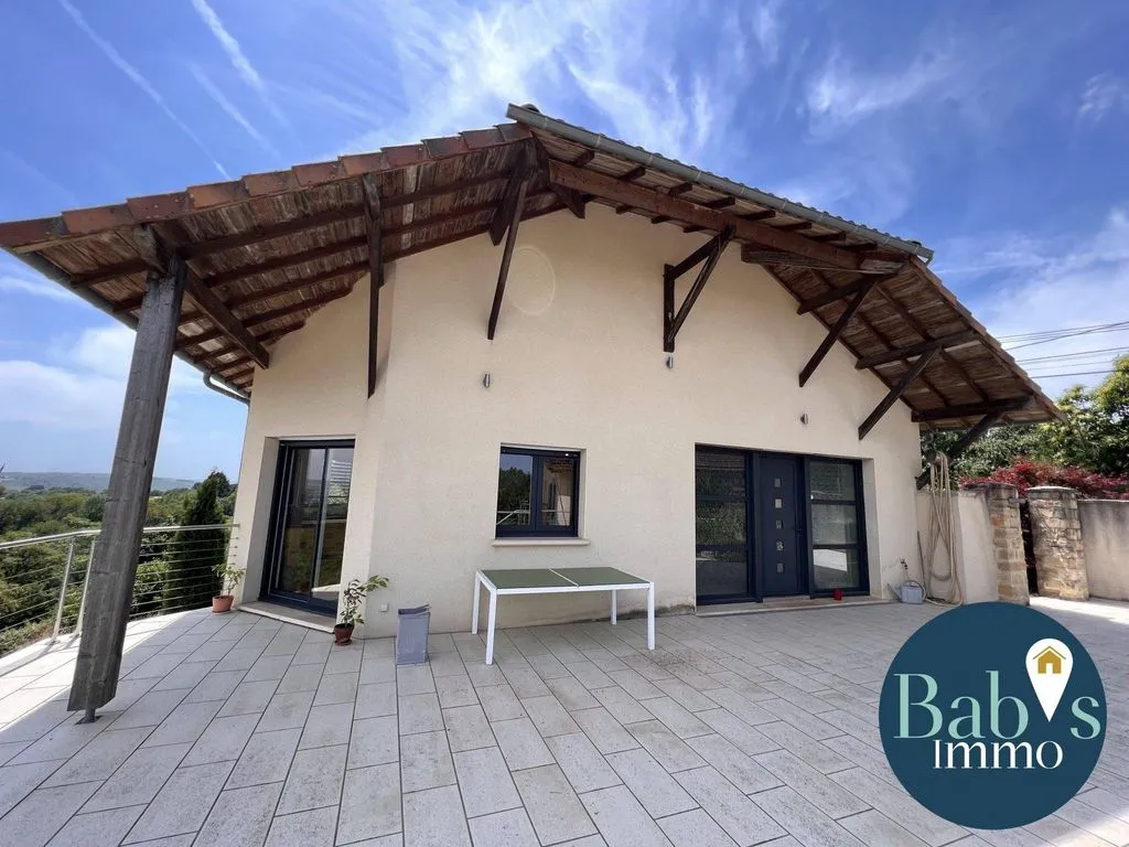Terrasse - Maison Contemporaine avec Piscine à Linac