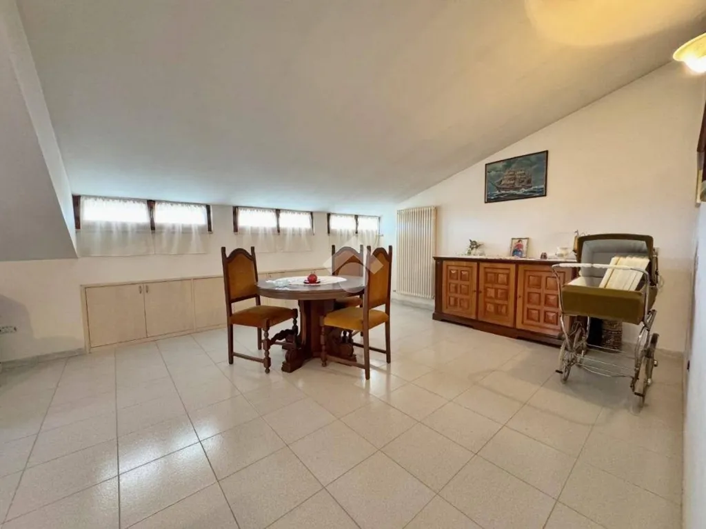 Dining Room - Bifamiliare Villa with Garden in Montelabbate