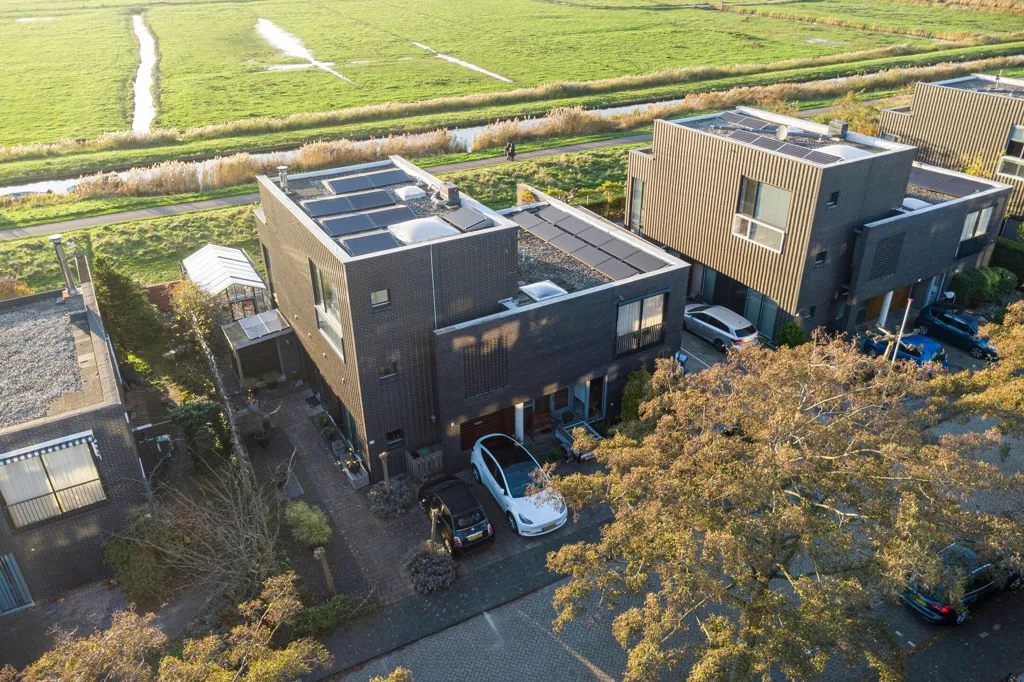 Vue aérienne - Semi-Detached Villa with Waterfront View in Zaandam