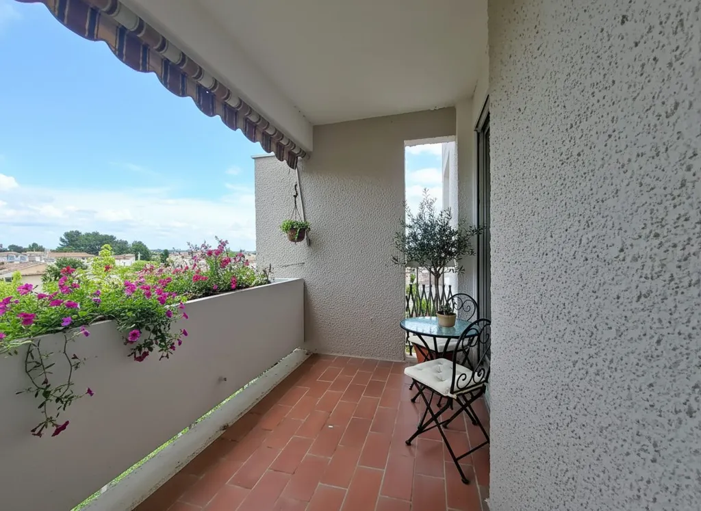 Rõdu - Third Floor Flat with Balcony in Toulouse