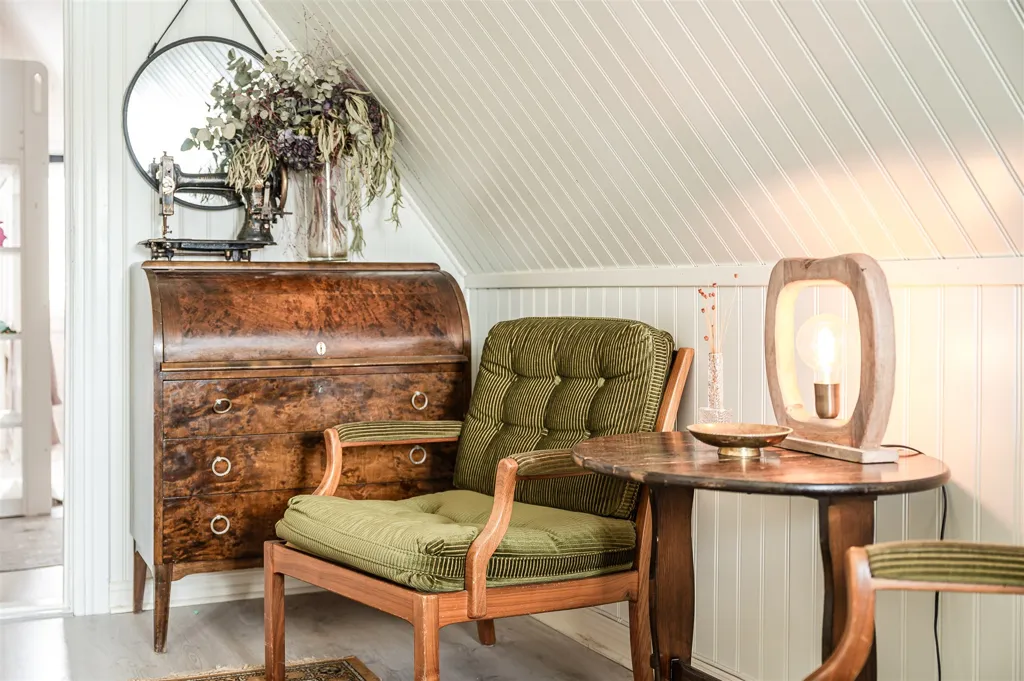 Living Room - Charming Older House with Garden in Ramvik