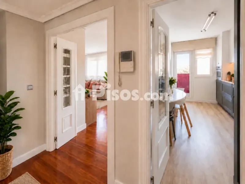 Entrée - Bright Duplex Apartment with Terrace in Lauaxeta