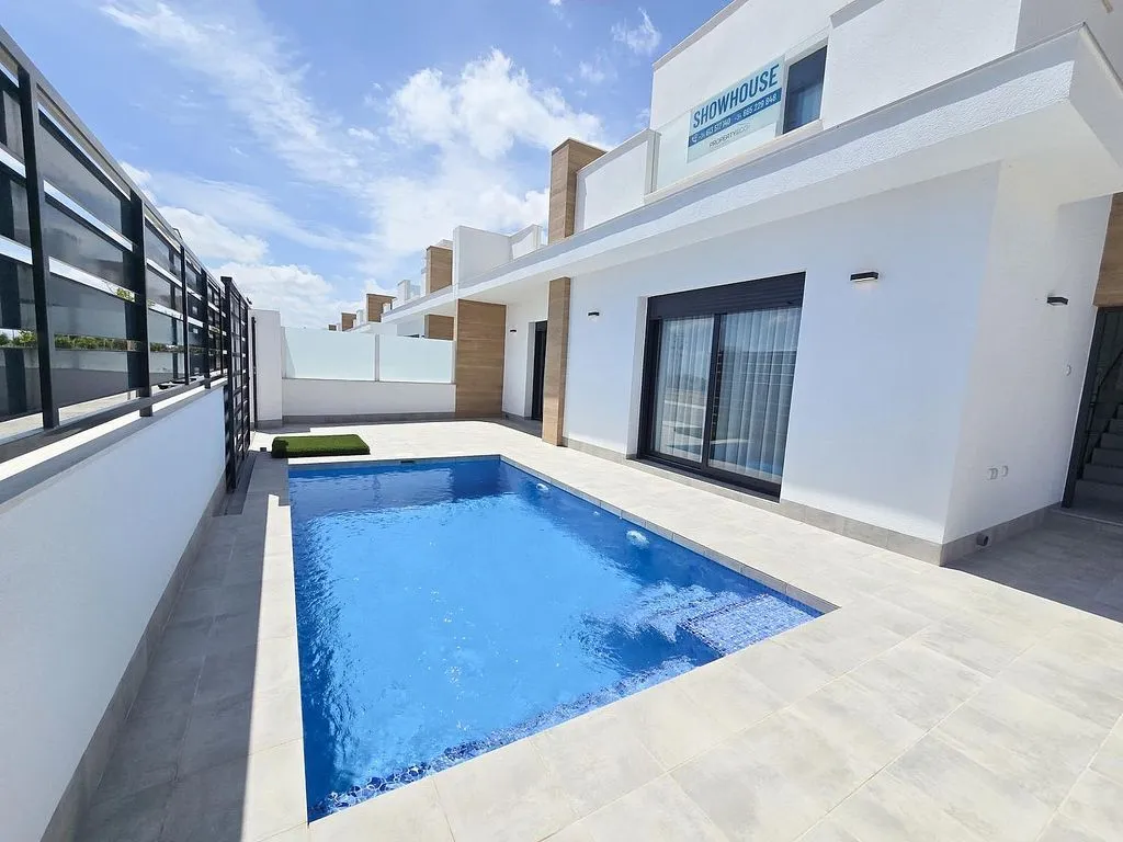 Piscine - Chalet with Pool and Terrace in Roldán
