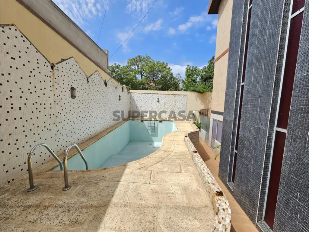 Piscine - Triplex House with Pool in Funchal