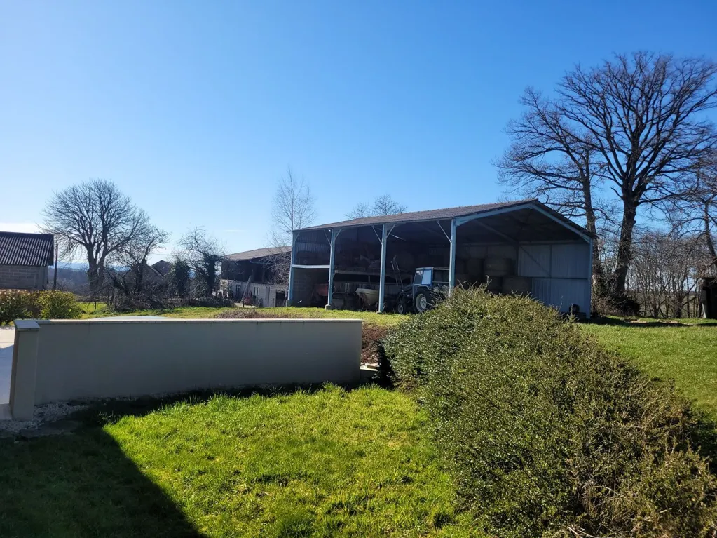 Jardin - Corps de Ferme avec Piscine à la Campagne
