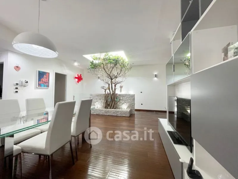 Dining Room - Elegant Villa with Garden in Trani