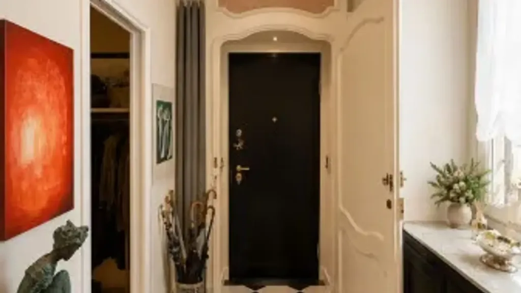 Entrée - Charm Apartment with Historic Features in Turin