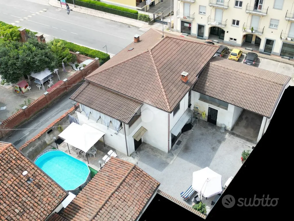 Vue aérienne - Semi-Detached House with Courtyard in Bra